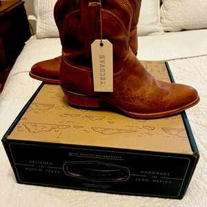 Tecovas Women’s boots size 10.5 soldout